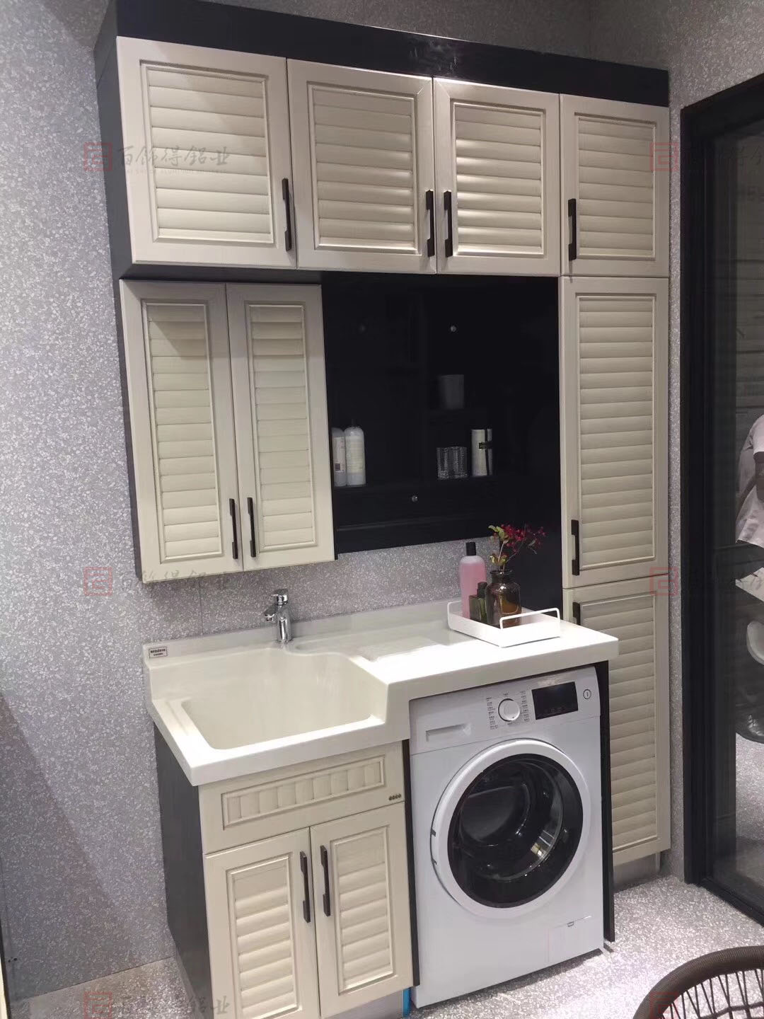 全铝浴室柜(图1)