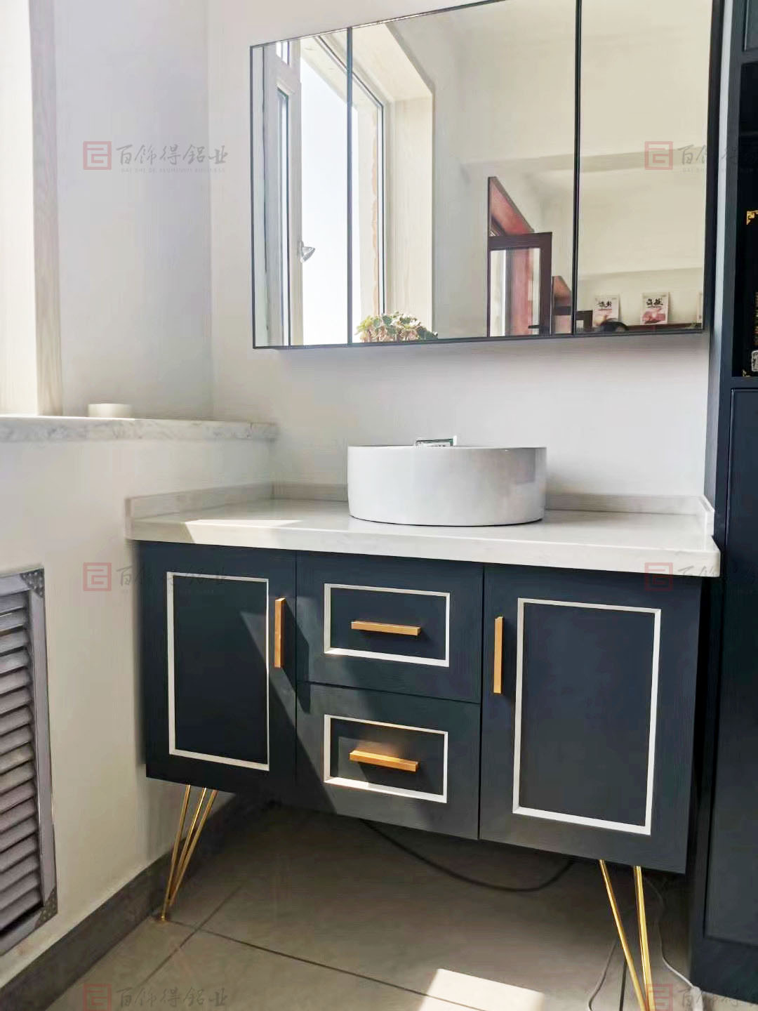 全铝浴室柜(图1)