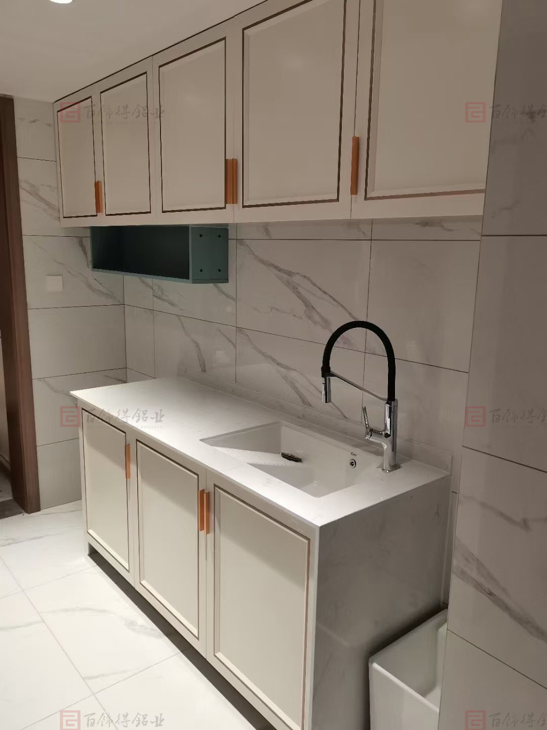 全铝浴室柜(图1)