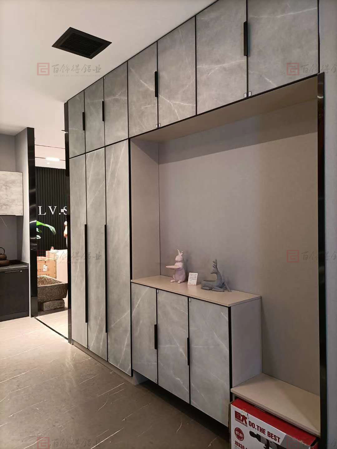 全铝玄关柜(图1)