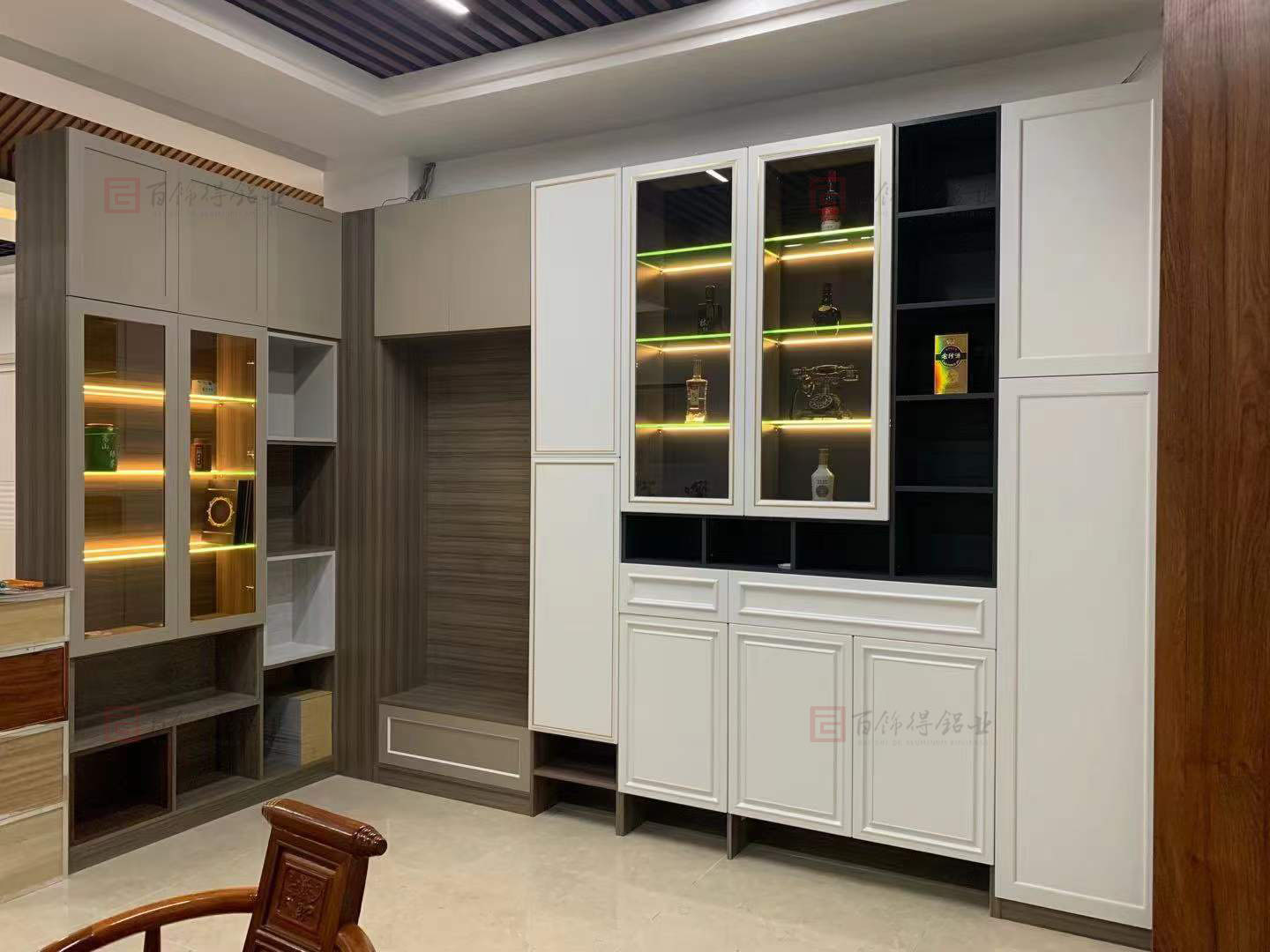 全铝玄关柜(图1)