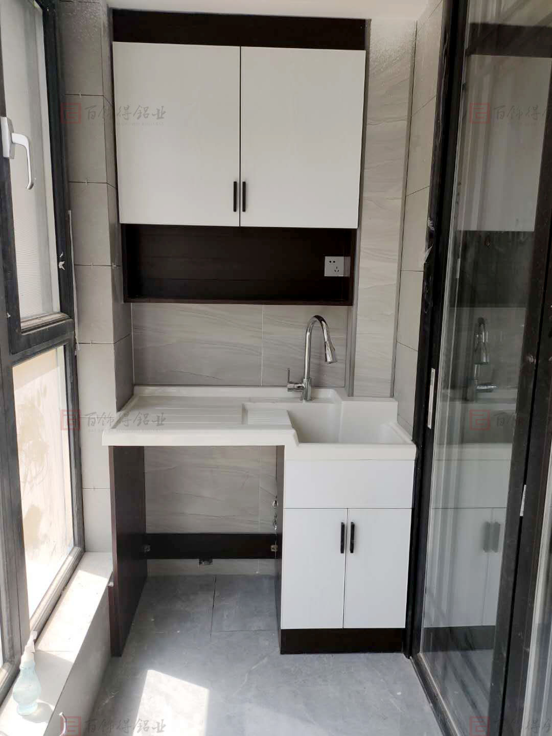 全铝阳台柜(图1)